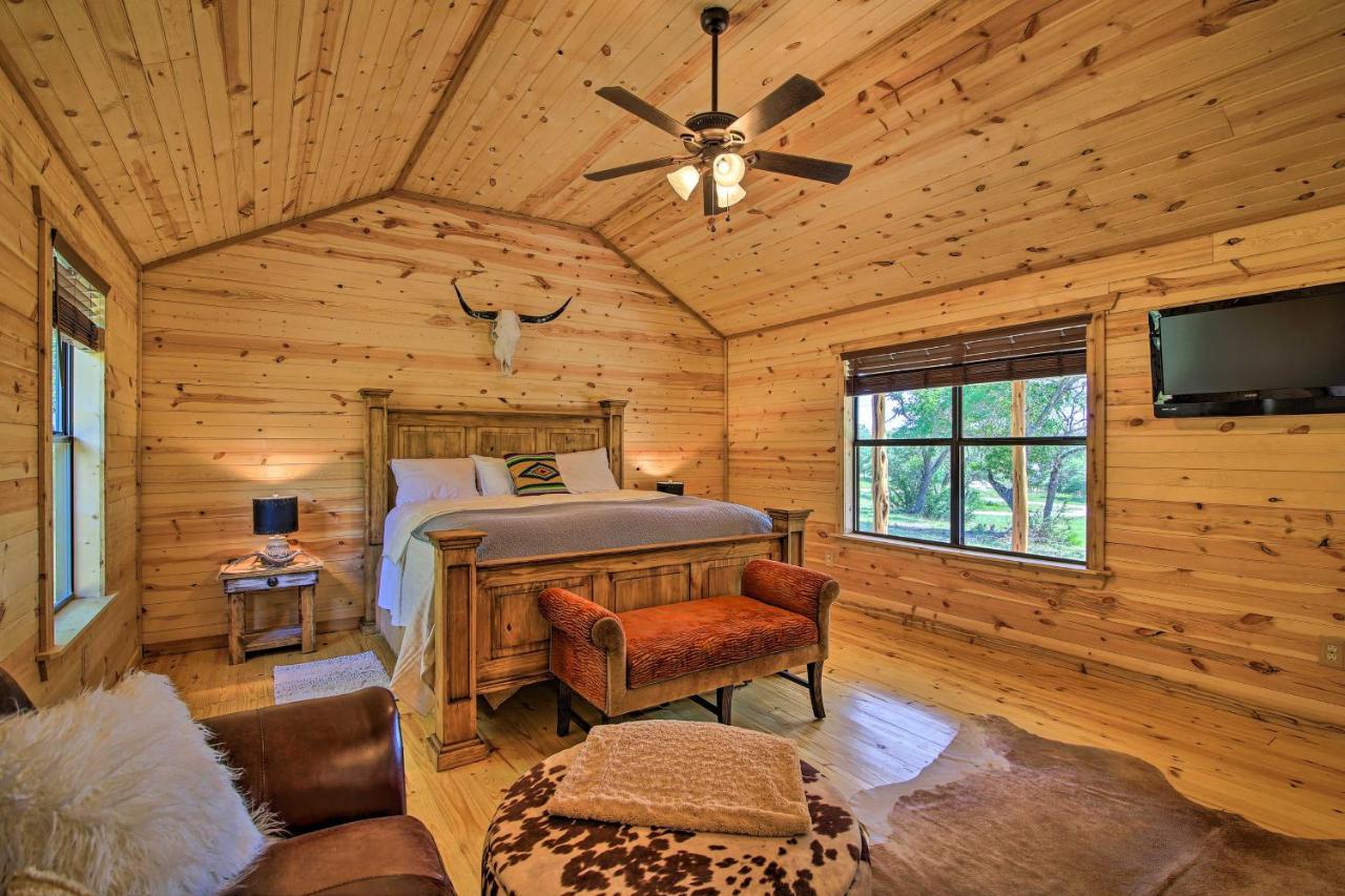 Rustic-Chic Country Cabin - 10 Mi To Main Street! Фредеріксбург Екстер'єр фото