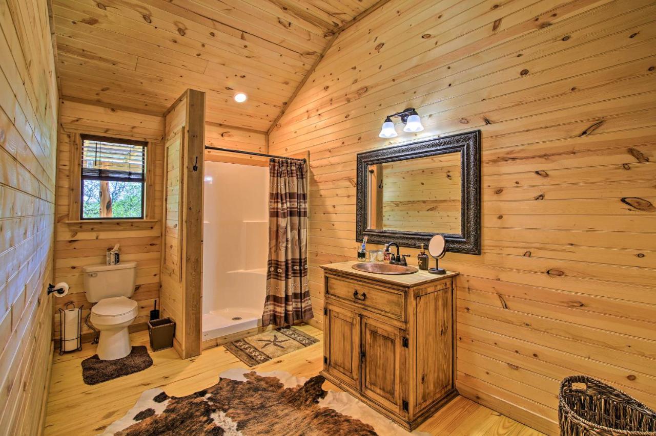 Rustic-Chic Country Cabin - 10 Mi To Main Street! Фредеріксбург Екстер'єр фото