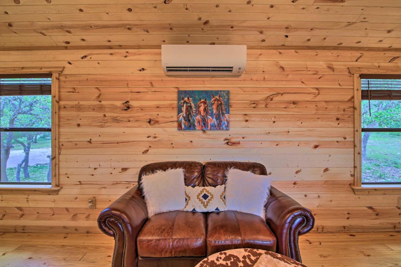 Rustic-Chic Country Cabin - 10 Mi To Main Street! Фредеріксбург Екстер'єр фото