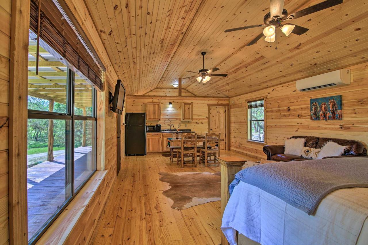 Rustic-Chic Country Cabin - 10 Mi To Main Street! Фредеріксбург Екстер'єр фото