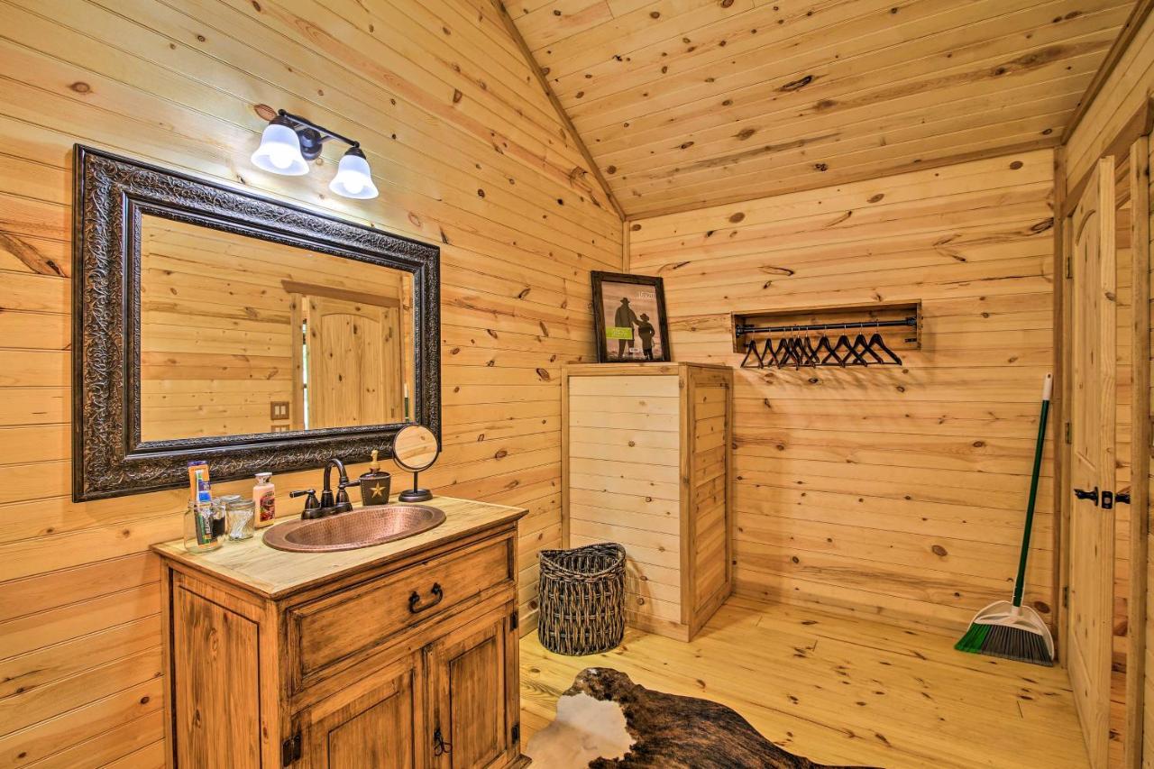 Rustic-Chic Country Cabin - 10 Mi To Main Street! Фредеріксбург Екстер'єр фото
