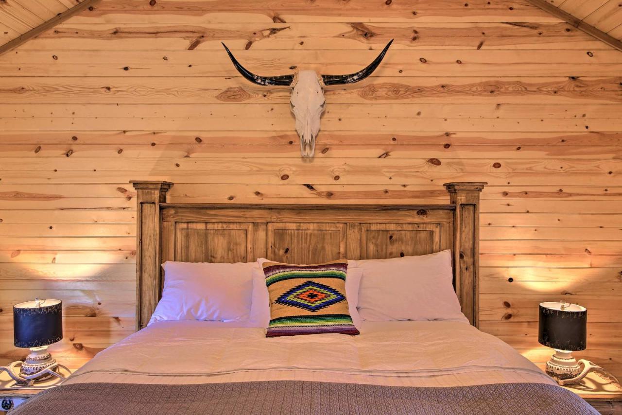 Rustic-Chic Country Cabin - 10 Mi To Main Street! Фредеріксбург Екстер'єр фото