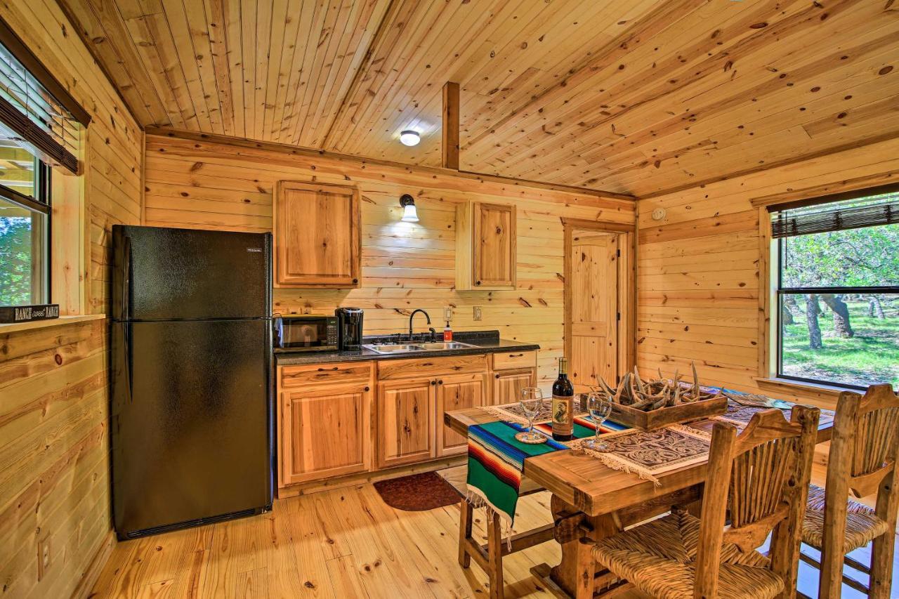Rustic-Chic Country Cabin - 10 Mi To Main Street! Фредеріксбург Екстер'єр фото